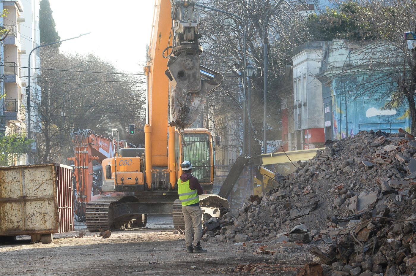 En la zona del depósito de Aloise Tecno incendiado mermó el ritmo de trabajo de demolición