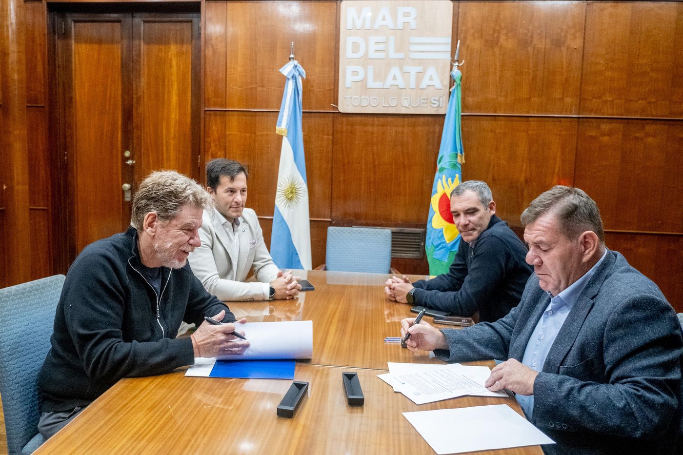 Firma convenio BCBA - Municipalidad de General Pueyrredón.jpg