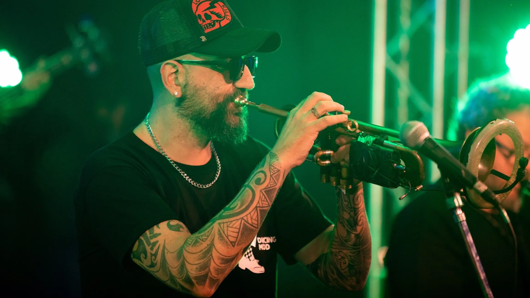 El reconocido trompetista Hugo Lobo llega a La Plata para llenar Casa Suiza de jazz y reggae