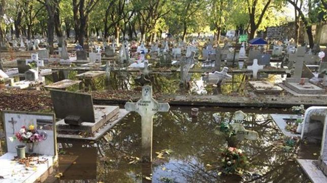 el cementerio de la plata inundado tras la tormenta