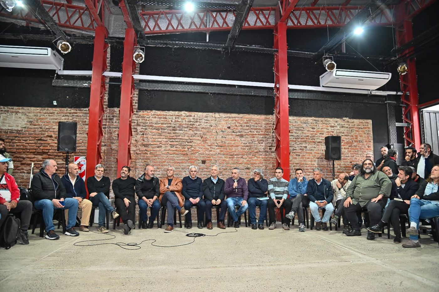 Encuentro de intendentes de la región en Berisso por acto del 17 de octubre 2.jfif