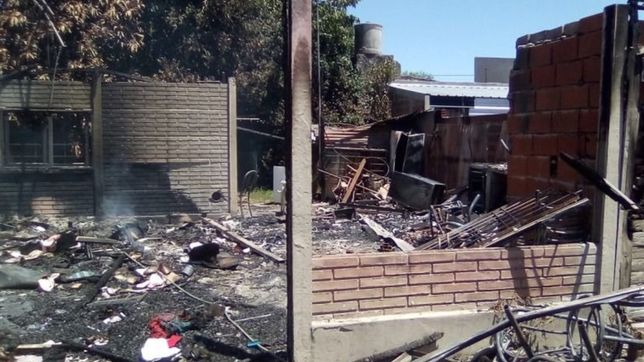 tension en la cumbre: se incendio una carpinteria y los vecinos se autoevacuaron