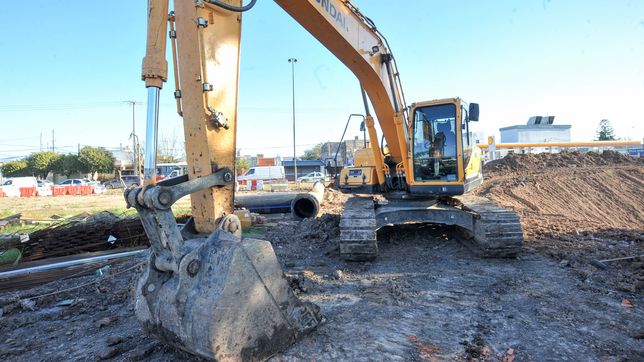 todas las obras que absa hara en la plata y la region para mejorar el servicio de agua potable y cloacas