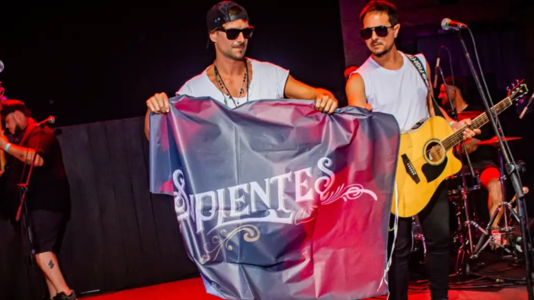 Suplentes se presenta en vivo en La Plata con su fusión de rock y pop en Espacio Live