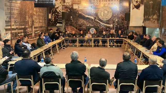 la cgt regional la plata se reune para sellar la unidad despues de 15 anos de division
