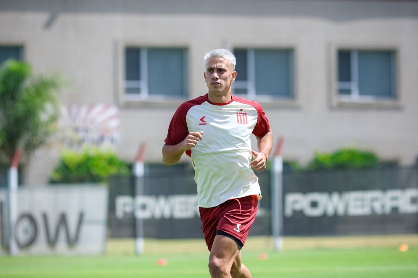 Entrenamiento Estudiantes Pretemporada Kociubinski.jpg