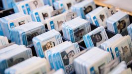 las personas que adeuden la cuota alimentaria no podran renovar el carnet de conducir