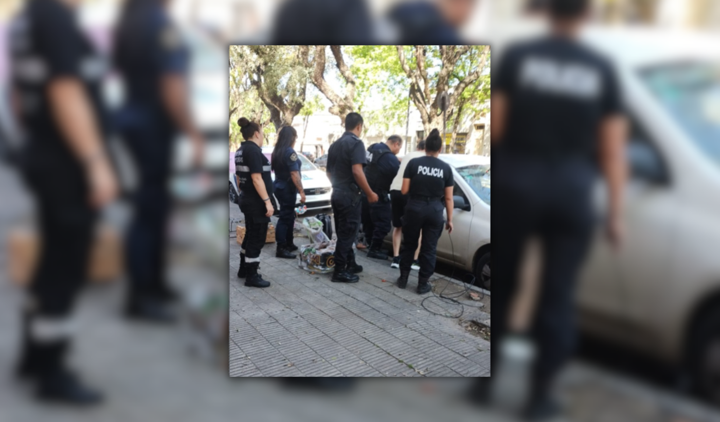 Bebé atrapado en un auto