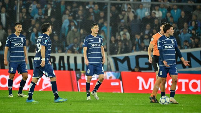 gimnasia perdio con racing en un debut marcado por las polemicas y la bronca con el arbitraje