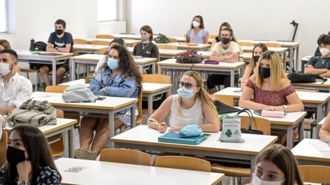 el ministro de educacion confirmo un regreso masivo a clases el 1 de marzo