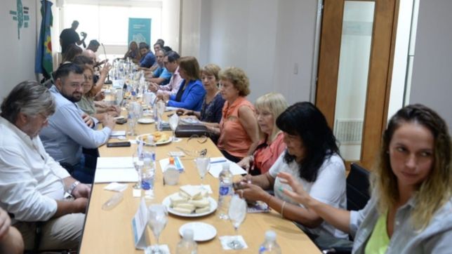 paritarias 2023: docentes y estatales pidieron que los aumentos le ganen a la inflacion