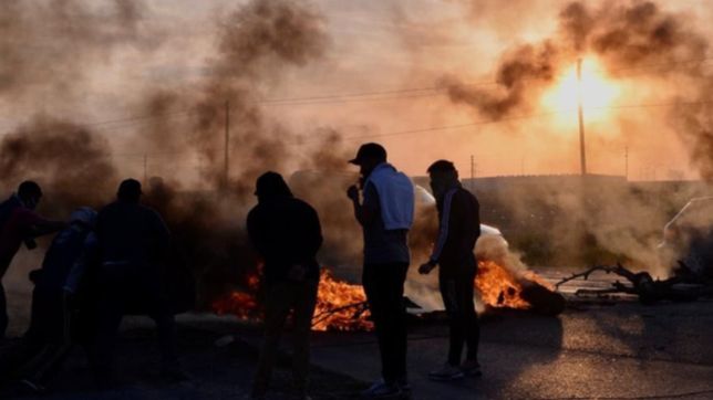 la uocra la plata se manifesto y cerro los accesos a ensenada con piquetes y fuego