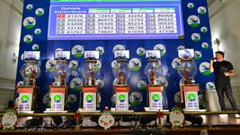 se sorteo el gordo de navidad: ¿cuales fueron los numeros sorteados y cuanta plata se llevaron los ganadores?