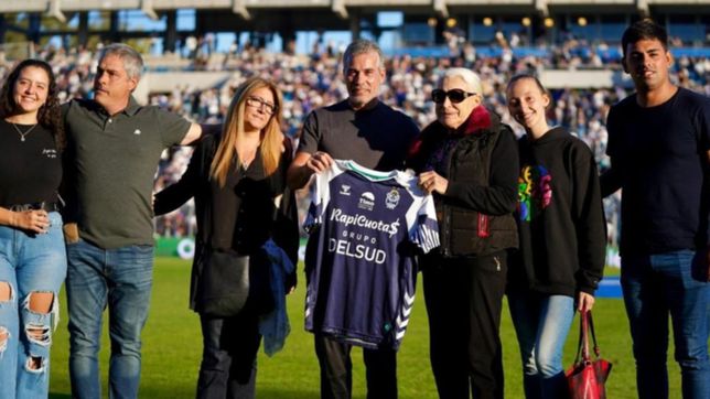 el emotivo homenaje de gimnasia a griguol a un ano de su fallecimiento