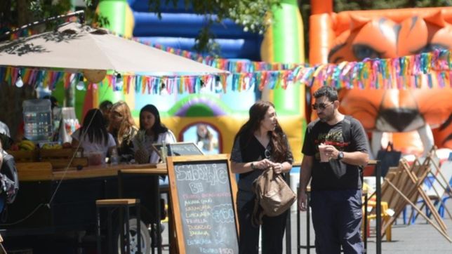 la feria cuga desembarca en calle 12 con gastronomia y shows para grandes y chicos