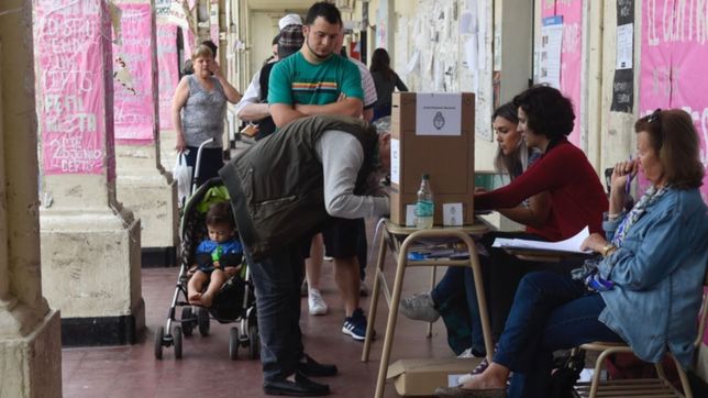 ¿cuales son las sanciones para las autoridades de mesa que faltan a las elecciones?