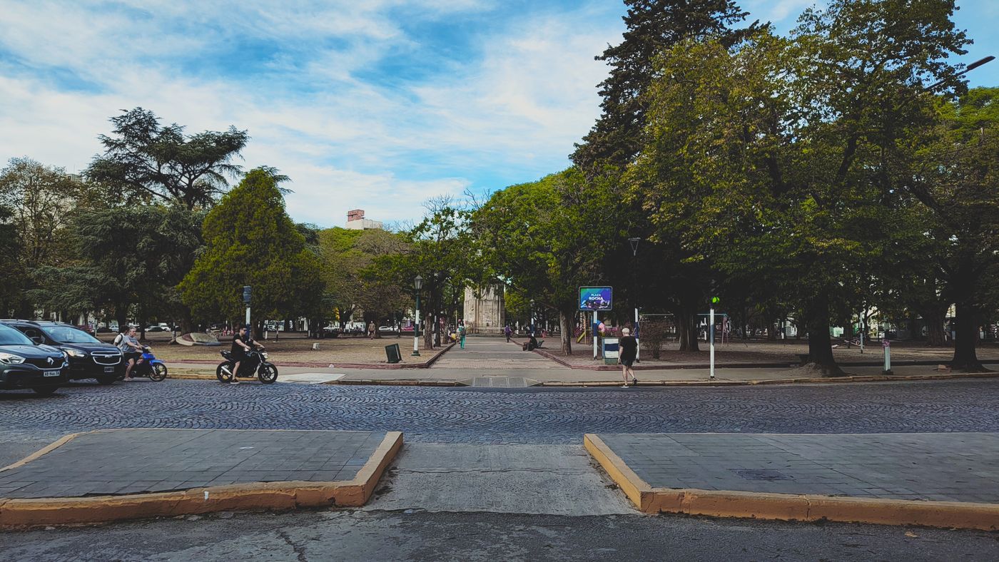 Los adoquines de Plaza Rocha.