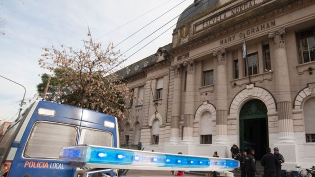 segun una fiscal, los chicos compiten en las redes para hacer mas amenazas de bomba