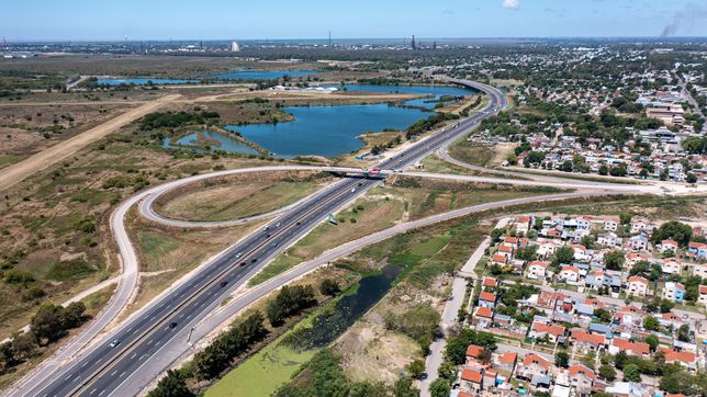 alumbrado, rejas y pasarela: avanzan los trabajos en la bajada de 520 para inaugurarla en marzo