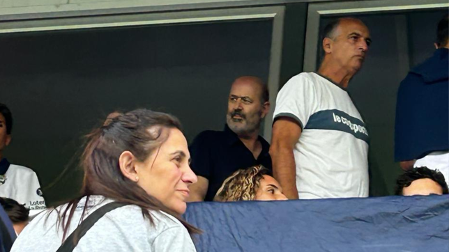 milei aseguro que sturzenegger festejo el titulo de estudiantes y genero polemica en gimnasia