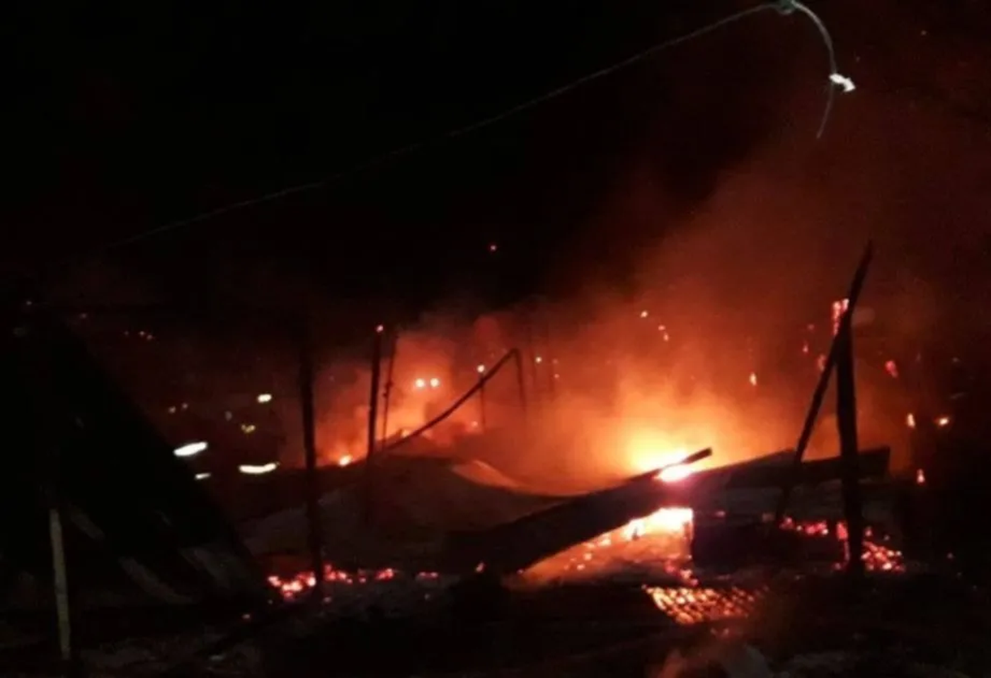 Incendio por crimen en Melchor Romero el 12 de septiembre de 2020.webp