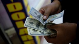 con la inflacion de diciembre, el techo de las bandas del dolar se actualiza y llegara a $1.600 en febrero con la inflacion de diciembre, el techo de las bandas del dolar se actualiza y llegara a $1.600 en febrero