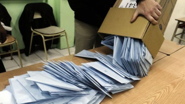las recomendaciones a la hora de cerrar el sobre para meter el voto en la urna