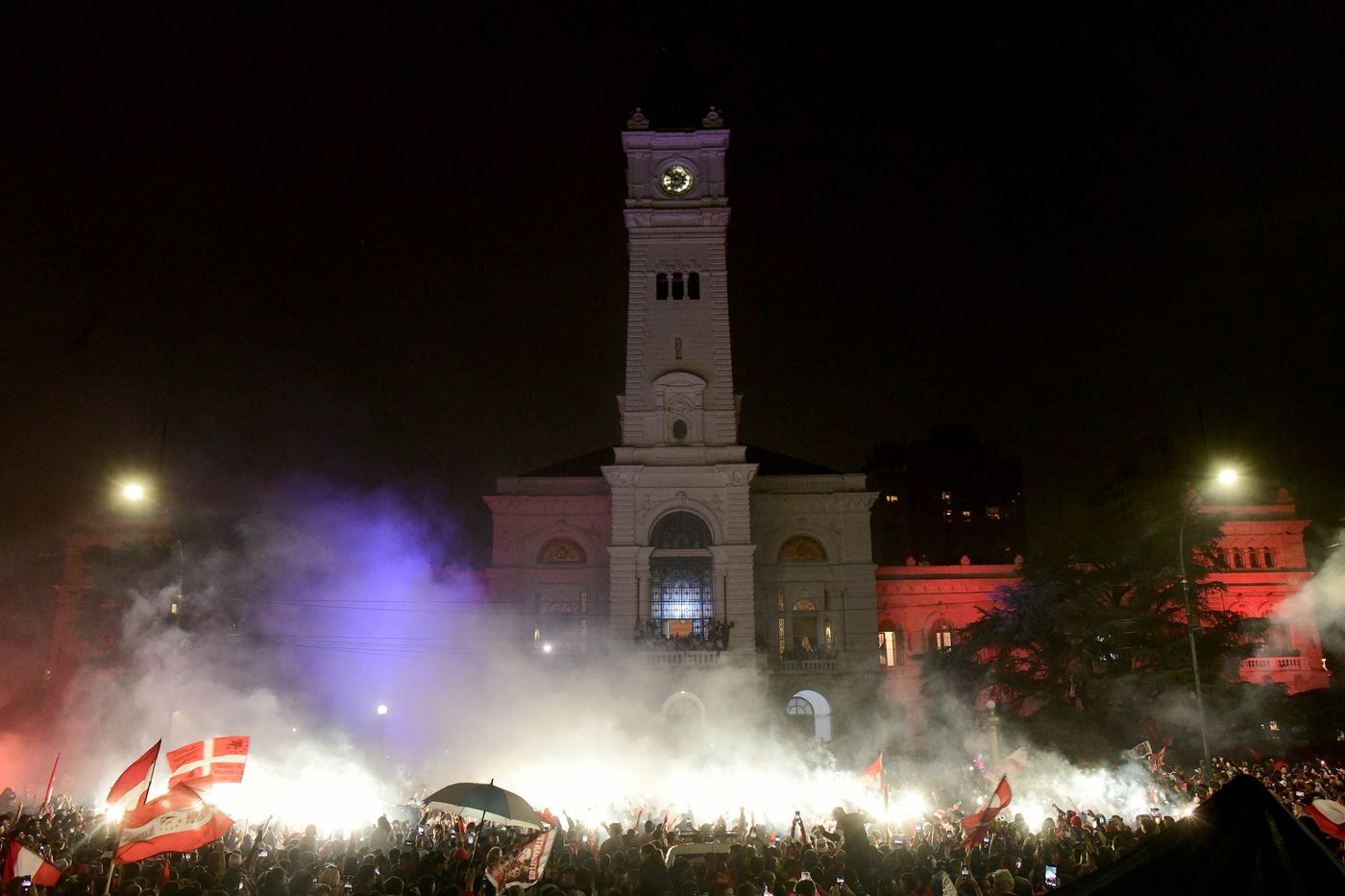 Estudiantes Campeón Copa de la Liga 2024 festejos Plaza Moreno (15).JPG