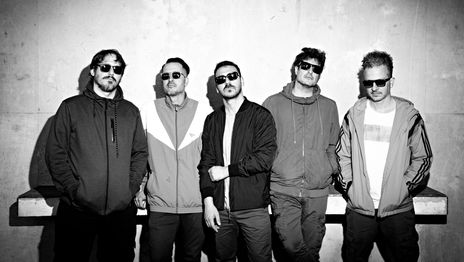 La banda platense NAVE lanza un nuevo single doble y amplía su identidad musical