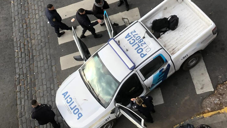 Le robó 7 millones a un hombre en La Plata y fue detenido en Avellaneda tras un allanamiento Le robó 7 millones a un hombre en La Plata y fue detenido en Avellaneda tras un allanamiento