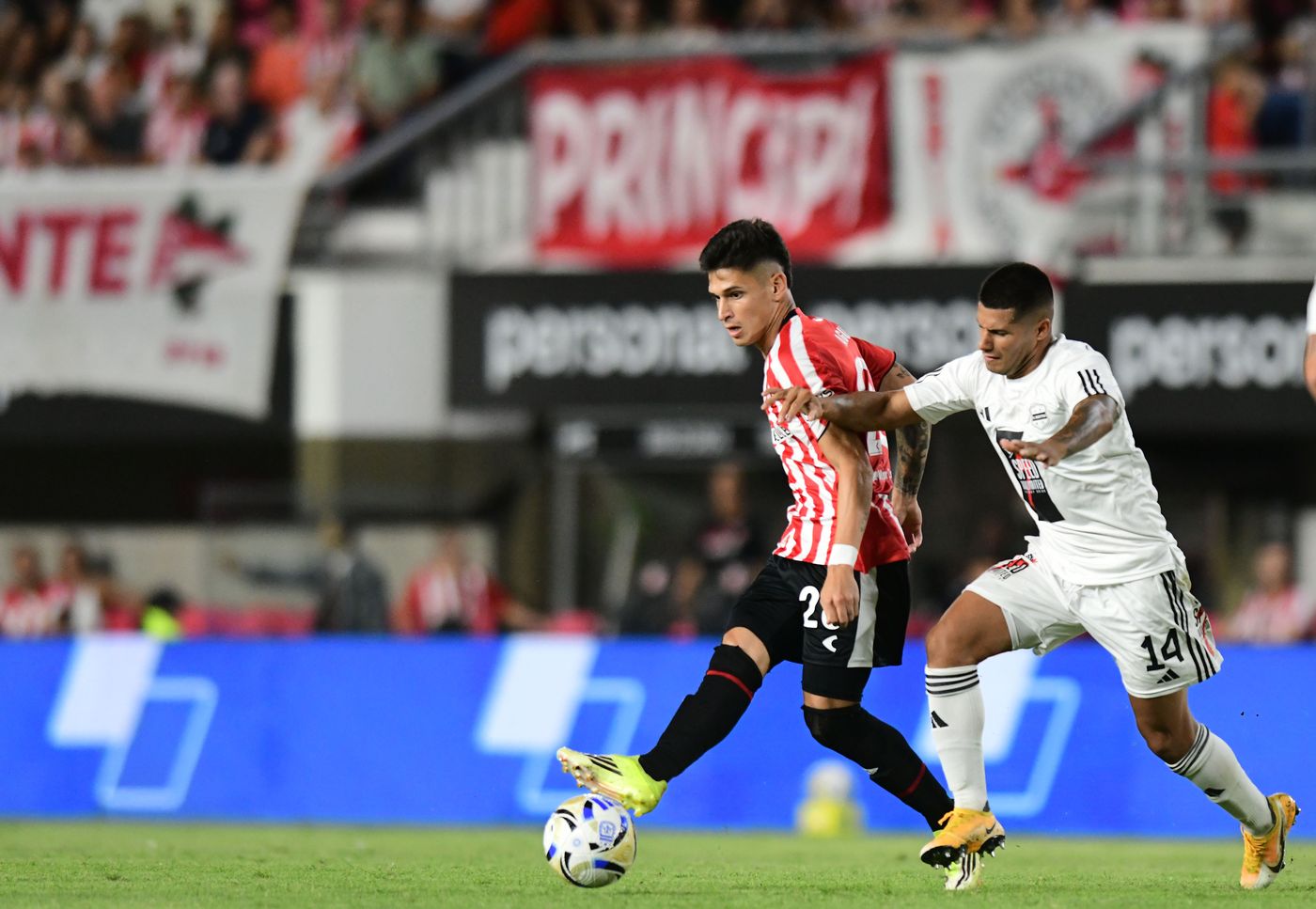 Brian Aguirre debutó en Estudiantes y fue clave para el triunfo