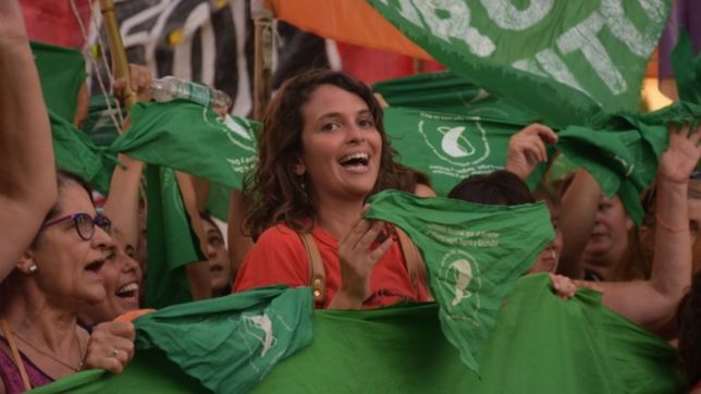 la primera candidata a concejal del nuevo mas se sumara a una charla en favor del aborto legal