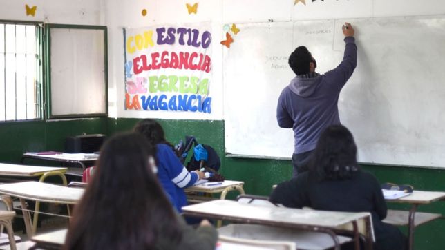 de preceptores y maestros a directores: ¿como serian los sueldos docentes con el aumento?