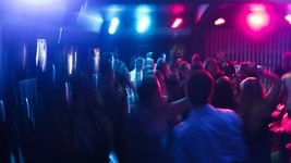 clausuran una fiesta clandestina con al menos 2.000 personas en la plata clausuran una fiesta clandestina con al menos 2.000 personas en la plata