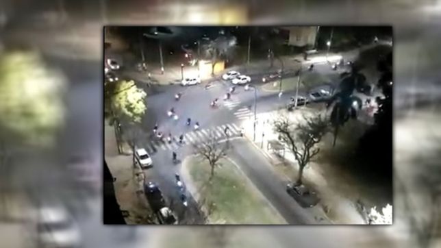 una caravana de motos invadio el parque saavedra y causo temor: ¿a donde iban?