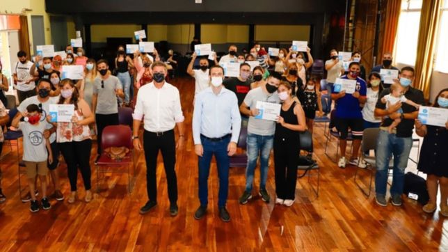 el gobierno realizo una nueva entrega de creditos casa propia en la provincia