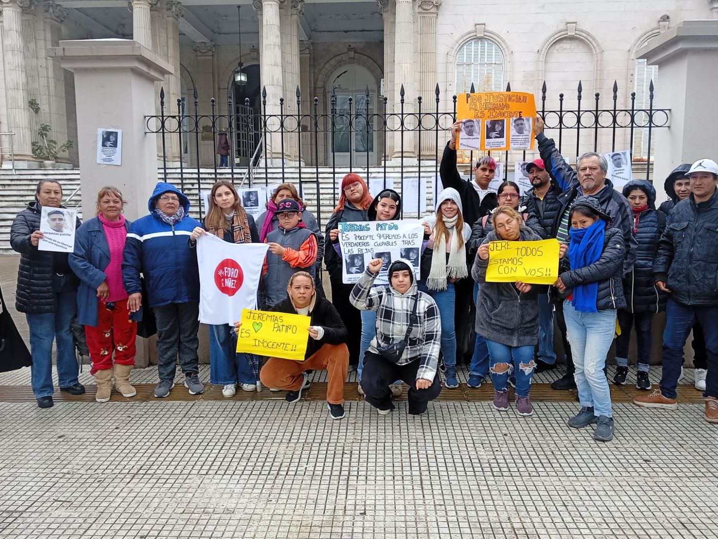 Familiares y amigos de Jeremías marcharon en La Plata para denunciar su detención que consideran 