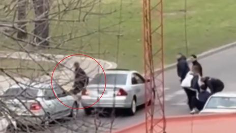 Intentó atropellar a un hombre en La Plata, chocó un auto, quiso escapar y lo atraparon Intentó atropellar a un hombre en La Plata, chocó un auto, quiso escapar y lo atraparon