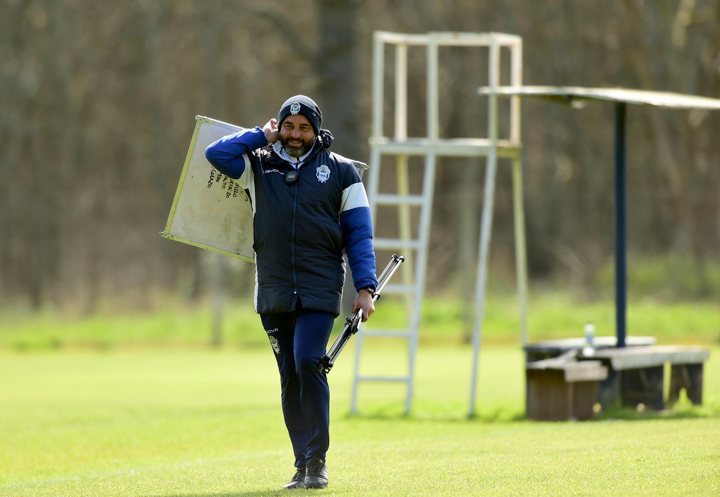 Entrenamiento Gimnasia Méndez pizarra.jpg