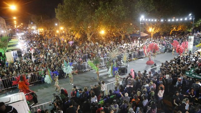 asi continuan los festejos por el carnaval en ensenada
