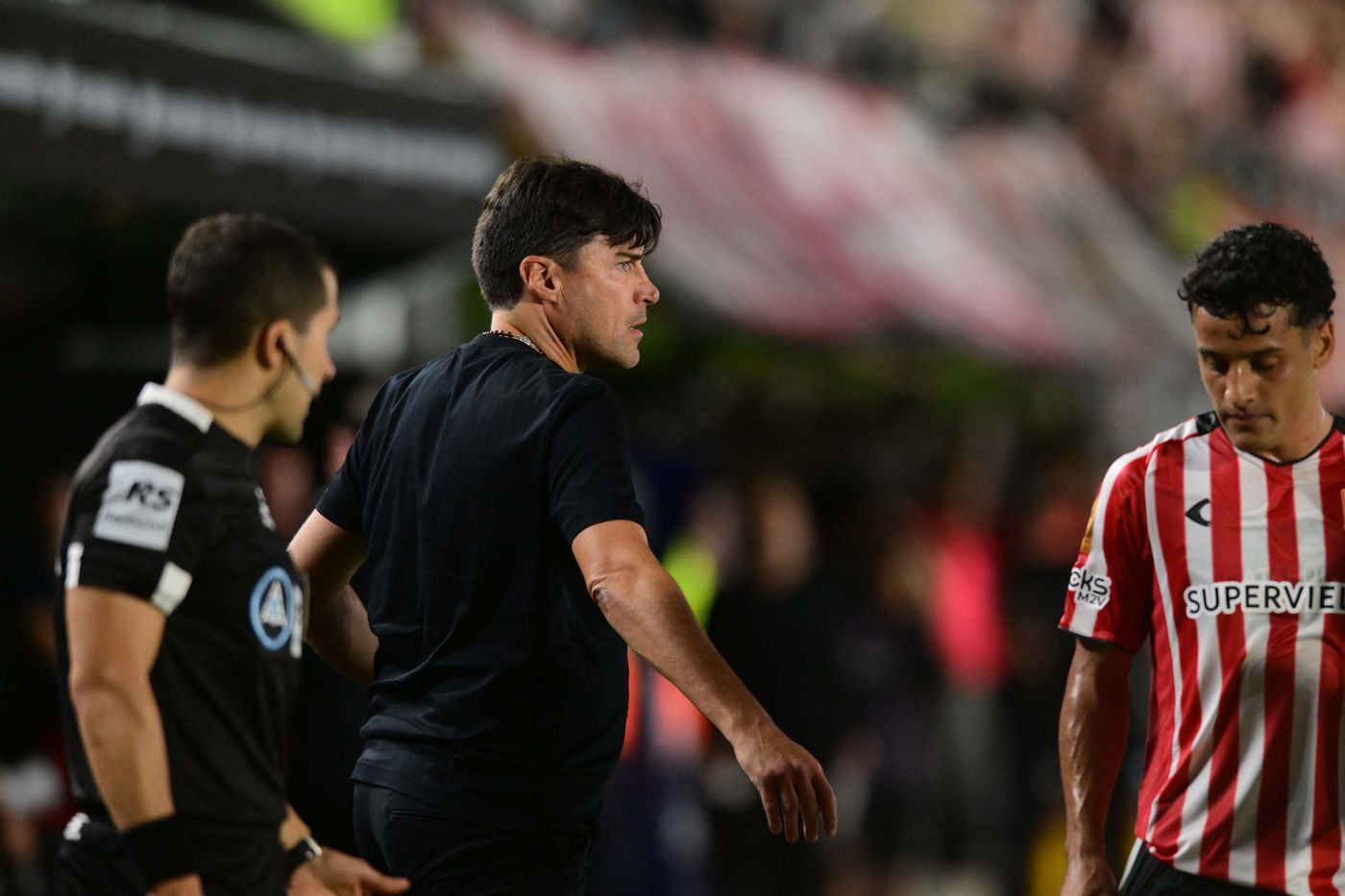 Alexander Medina hará cuatro cambios en Estudiantes. Alexander Medina hará cuatro cambios en Estudiantes.