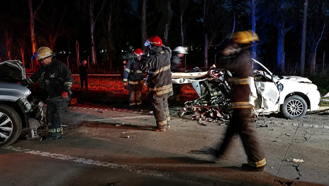 Así fue la reacción del joven que chocó a un auto en la Ruta 6 y mató a una familia entera Así fue la reacción del joven que chocó a un auto en la Ruta 6 y mató a una familia entera
