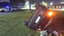 vuelco y milagro en la plata: dos jovenes de 18 anos resultaron heridas tras un fuerte accidente vuelco y milagro en la plata: dos jovenes de 18 anos resultaron heridas tras un fuerte accidente