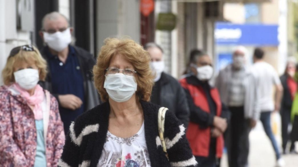 El Gobierno evalúa pagar un bono extraordinario de fin de año para los jubilados