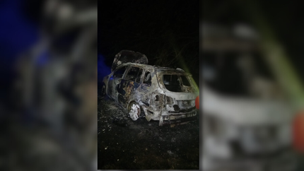 Un chofer de taxi incendió el auto para que el dueño cobrara el seguro, pero lo descubrieron y terminó detenido