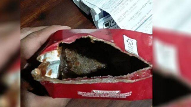 insolito: encontro parte de una rata en un pure de tomates