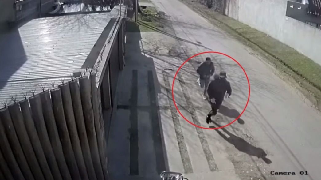 Salió a comprar el pan, dos ladrones entraron a su casa, atacaron a su esposa y le robaron