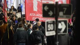 convocan a concentrarse en la plata para protestar contra la condena y la proscripcion a cfk