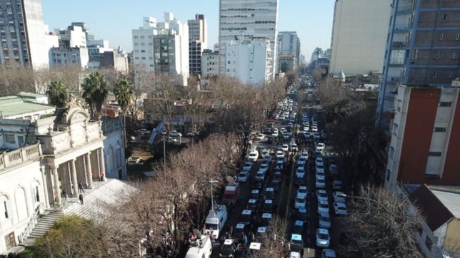 video: la marcha para pedir justicia por el taxista asesinado, desde #eldronede0221