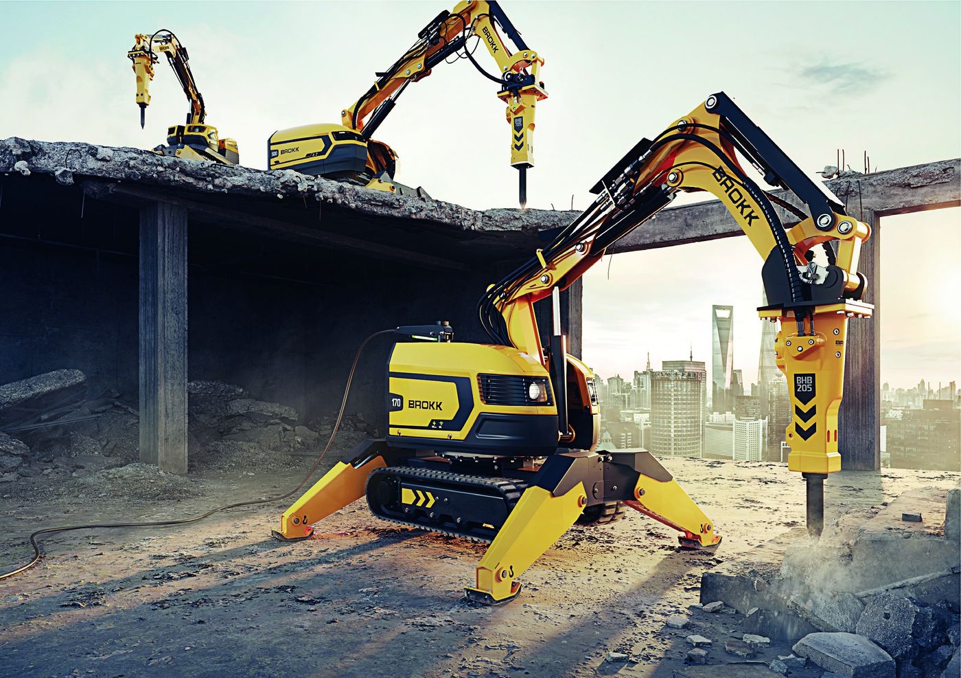 El robot telecomandado de demolición Brokk se utilizará en la operación especial en el edifico derrumbado en La Plata.